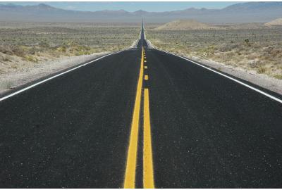 straight_road_going_off_into_the_distance